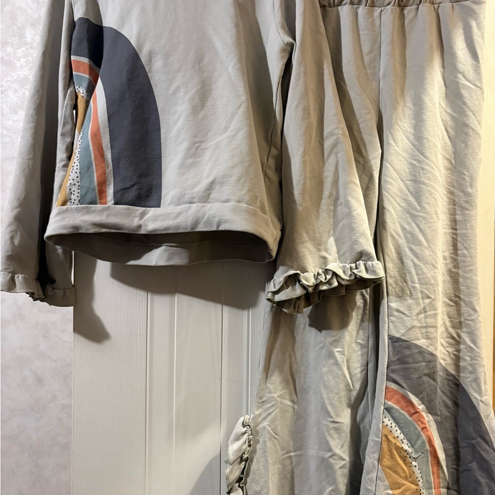 Kids Matching Set in Light Gray with Rainbow Accent
